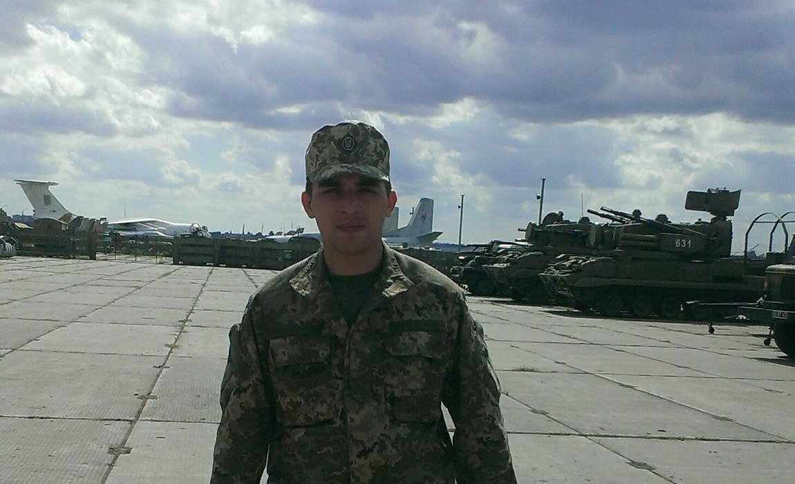 Av8Ls866G1A.jpg